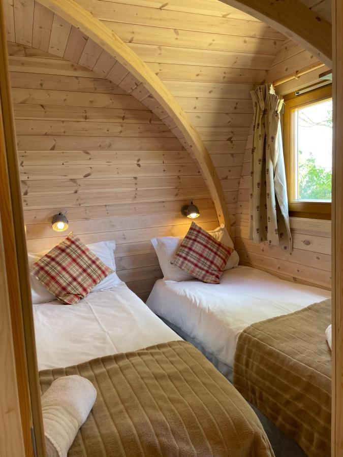 Rabbit Glamping Pod School House Farm Hotel Leighton  Exterior foto