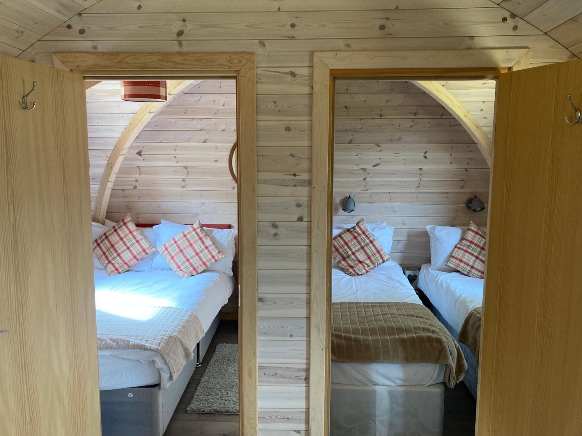 Rabbit Glamping Pod School House Farm Hotel Leighton  Exterior foto